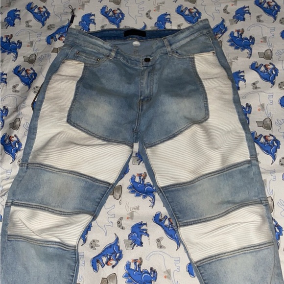 AMIRI jeans color sky blue in white size 34 - Picture 1 of 4